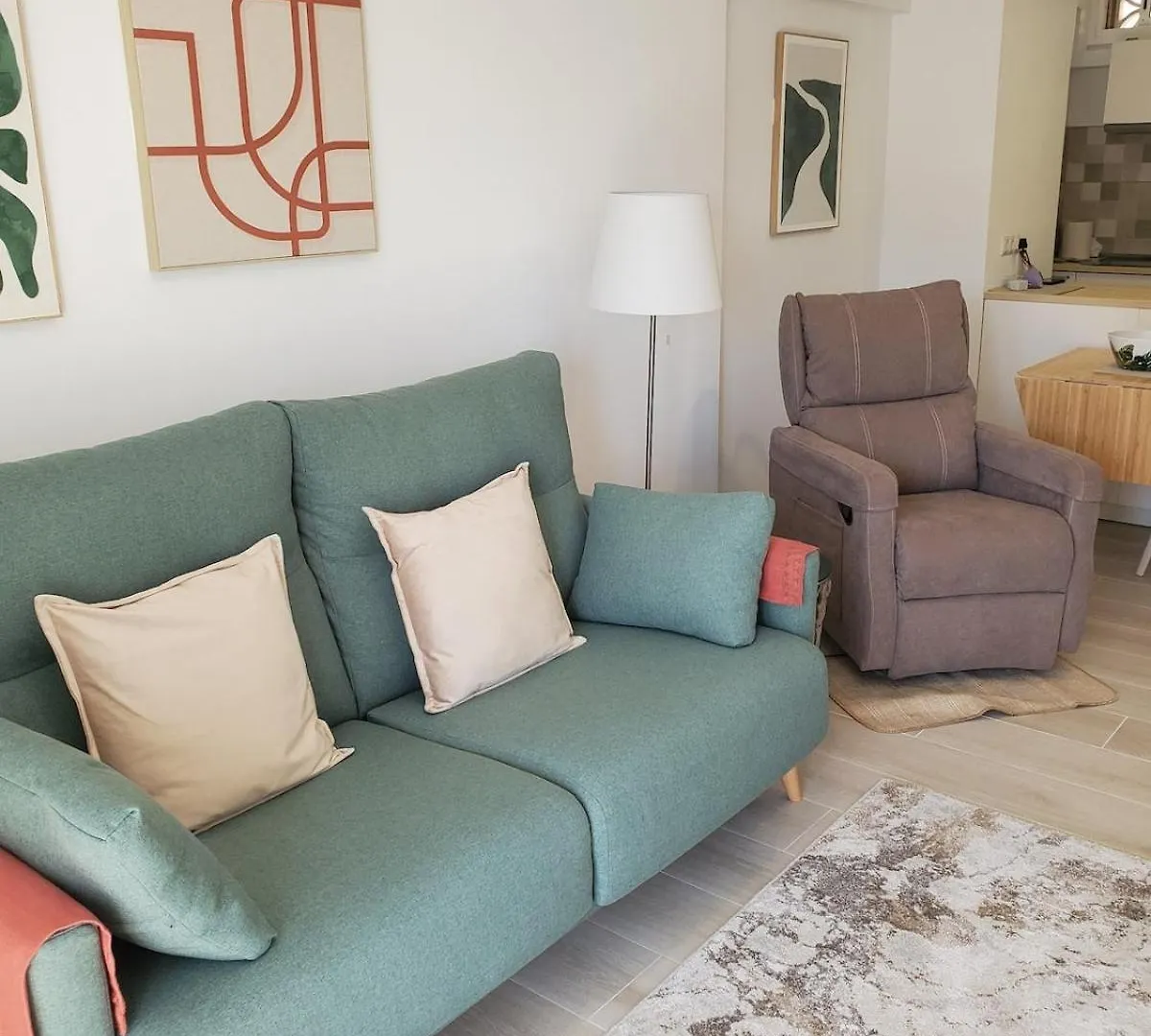 Comfortable 1 Bedroom Home From Home, Sunny, Sea & Mountain Views Benalmadena Apartment