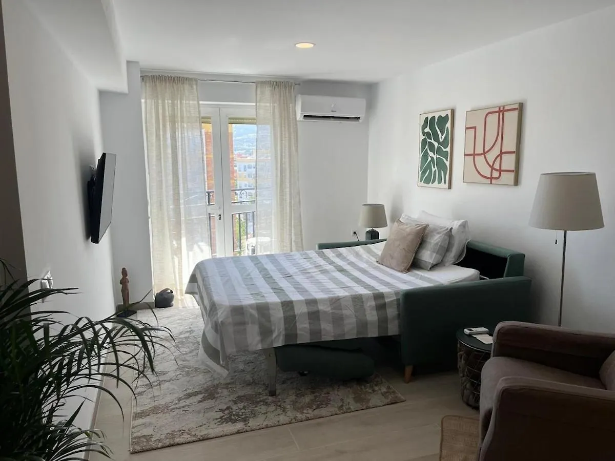 Comfortable 1 Bedroom Home From Home, Sunny, Sea & Mountain Views Benalmádena 0*,  Spagna